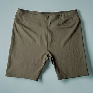 ASOS 4505 Yoga shorts olive green